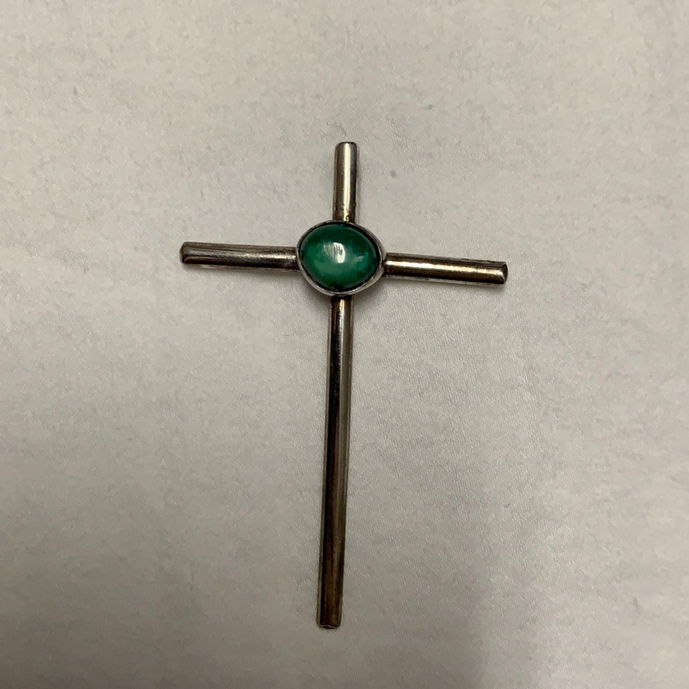 Cross pendant